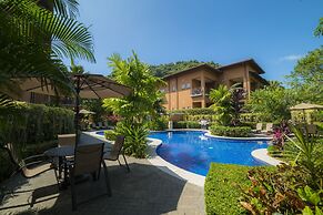 Veranda 3B 2 bedrs second floor by Stay in CR