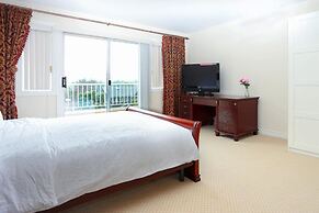 Grand Spacious Suite near YVR by Elevate Rooms