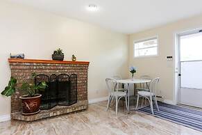 Grand Spacious Suite near YVR by Elevate Rooms