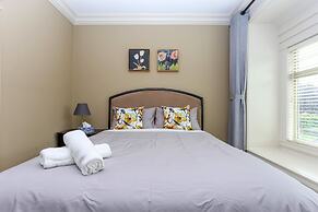 Grand 4 Bedroom Vacation House near Vancouver Downtown