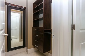 Grand 4 Bedroom Vacation House near Vancouver Downtown