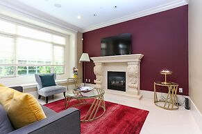 Grand 4 Bedroom Vacation House near Vancouver Downtown