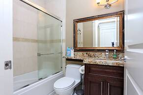 Grand 4 Bedroom Vacation House near Vancouver Downtown