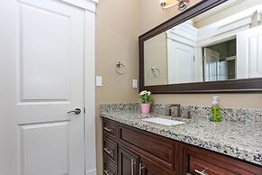 Grand 4 Bedroom Vacation House near Vancouver Downtown