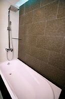 Hana Stay Tran Quoc Hoan