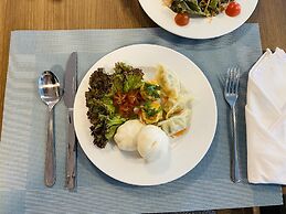 Hana Stay Tran Quoc Hoan