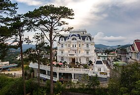 Sepia Hotel DaLat