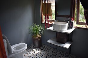 Lucky Daisy Buffalo House