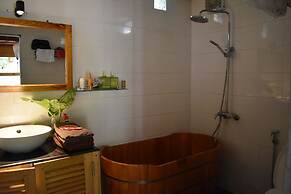 Lucky Daisy Buffalo House