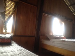 Lucky Daisy Buffalo House