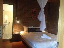 Lucky Daisy Buffalo House