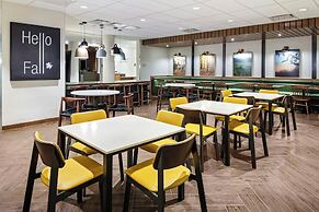 Fairfield Inn & Suites by Marriott Queensbury Glens Falls/Lake George