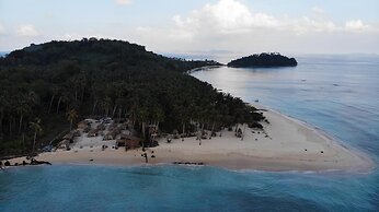 Backpackers Island Beach Camp - Adults Only