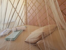 Backpackers Island Beach Camp - Adults Only