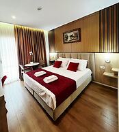 Class Hotel
