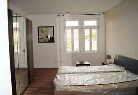 United - Hostel