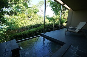 Gensen to Hanare no Oyado Tsuki