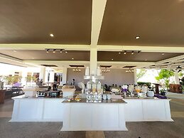 Blue Beach Grand Resort and Spa