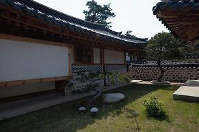 Donghae Hanok Donganjae