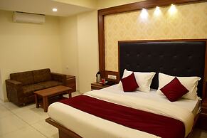 Hotel Royal Square by Sky Stays