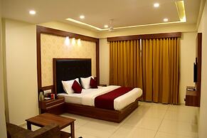 Hotel Royal Square by Sky Stays