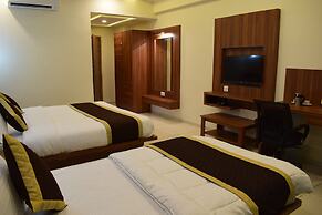 Hotel Royal Square by Sky Stays