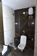 Hotel Royal Square by Sky Stays