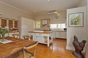 Rose Cottage - Historic Luxury