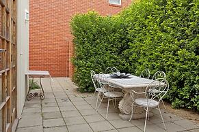 Rose Cottage - Historic Luxury