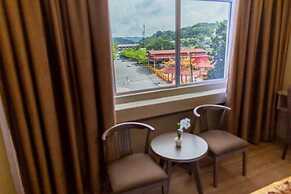 Red City Hotel