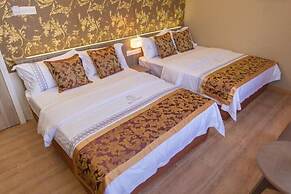 Red City Hotel