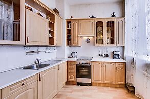 Apartment on Italyanskaya 33