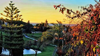 Fascinating & Luxurious Mountain & Pool View Apartment in Porto Banús