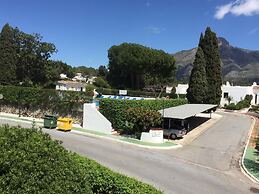 Fascinating & Luxurious Mountain & Pool View Apartment in Porto Banús