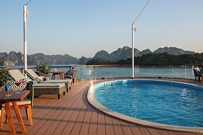 Heritage Cruises Cat Ba Archipelago