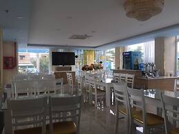 Sunrise Ninh Thuan Hotel