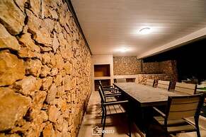 Luxury Apartments  Madomi