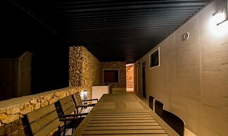 Luxury Apartments  Madomi