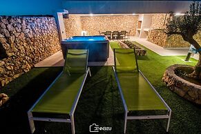 Luxury Apartments  Madomi