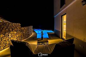 Luxury Apartments  Madomi