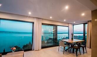 Luxury Apartments  Madomi