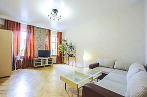 Apartment on Marata 35