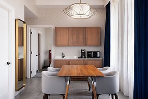 BLU-Tique, Akron, a Tribute Portfolio Hotel