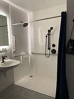 BLU-Tique, Akron, a Tribute Portfolio Hotel