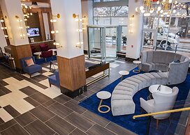 BLU-Tique, Akron, a Tribute Portfolio Hotel