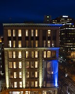 BLU-Tique, Akron, a Tribute Portfolio Hotel