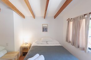 Maoritsio Garden studios