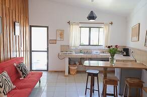 Maoritsio Garden studios