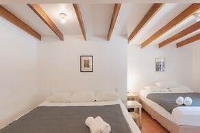 Maoritsio Garden studios