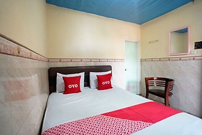 OYO 927 Carina Hotel